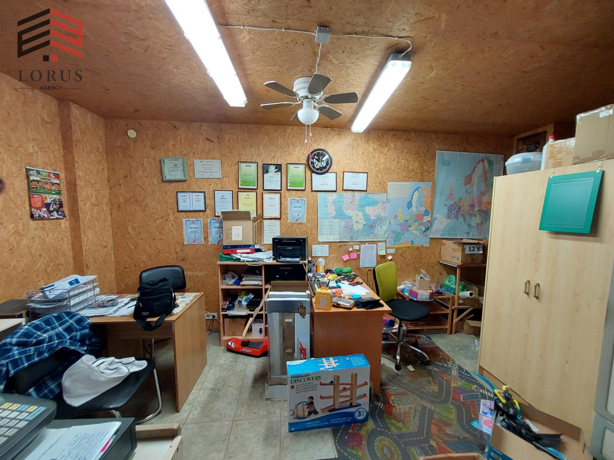 Image 10 of 16