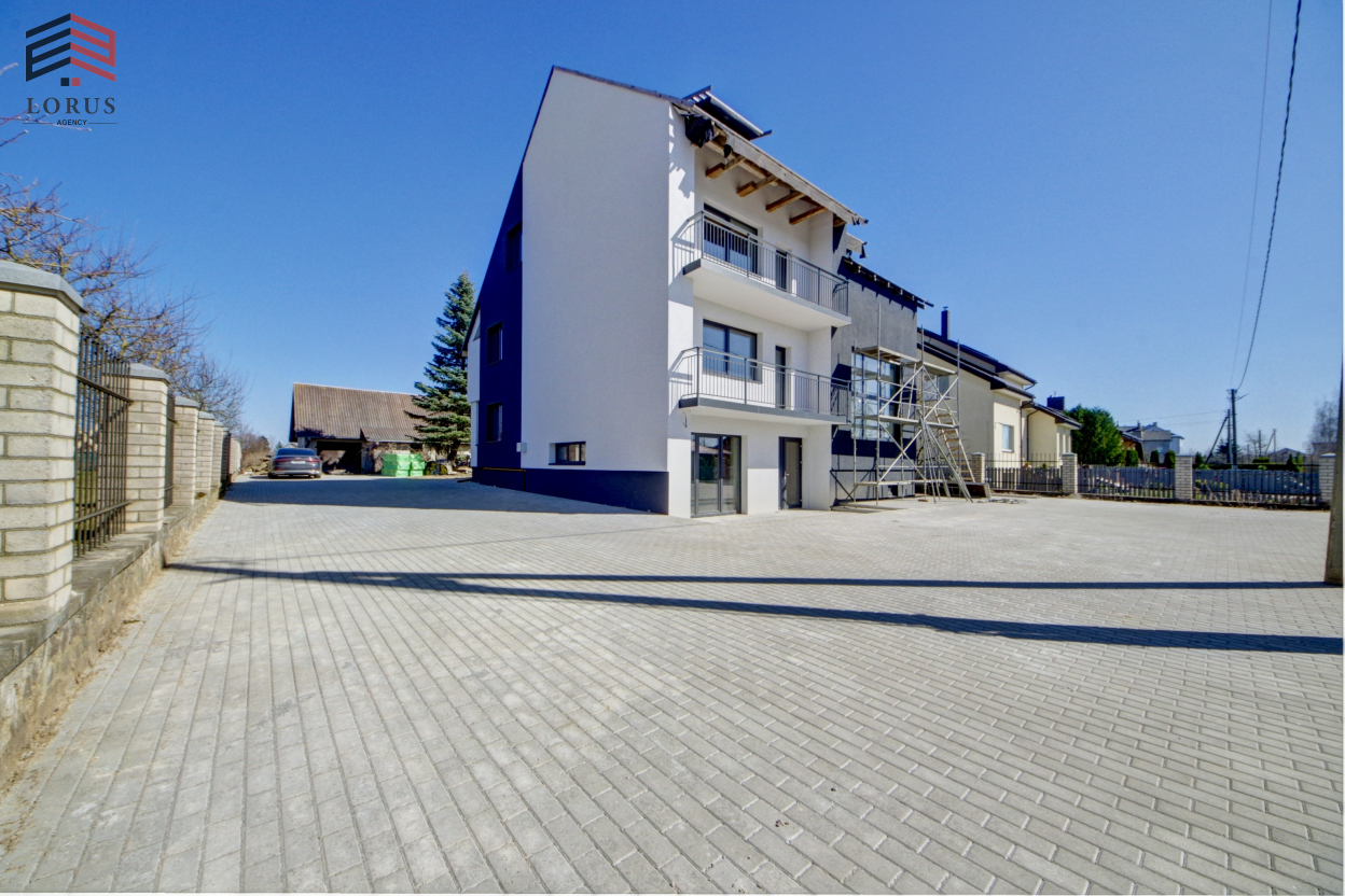 Image 2 of 9