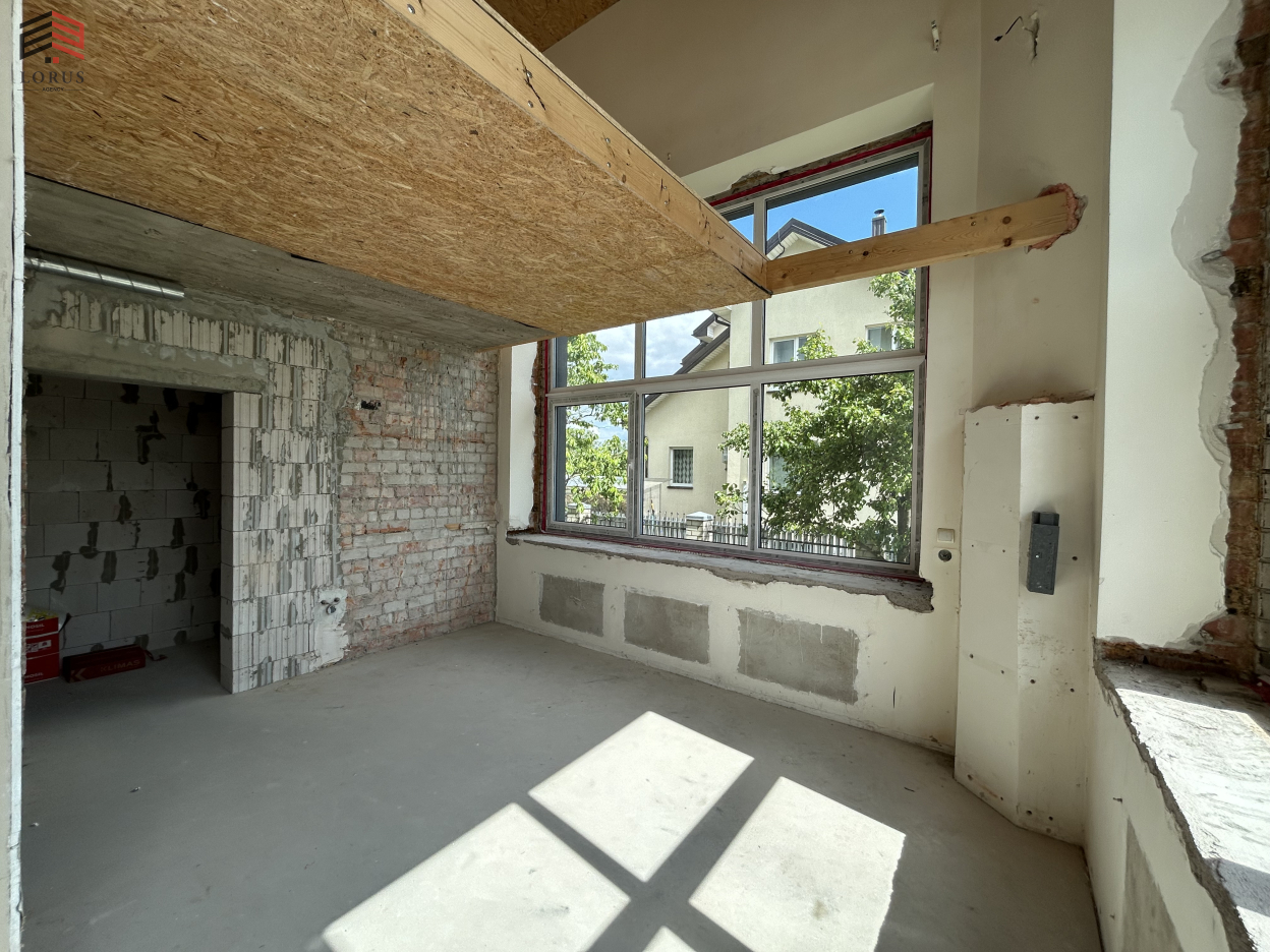 Image 14 of 21