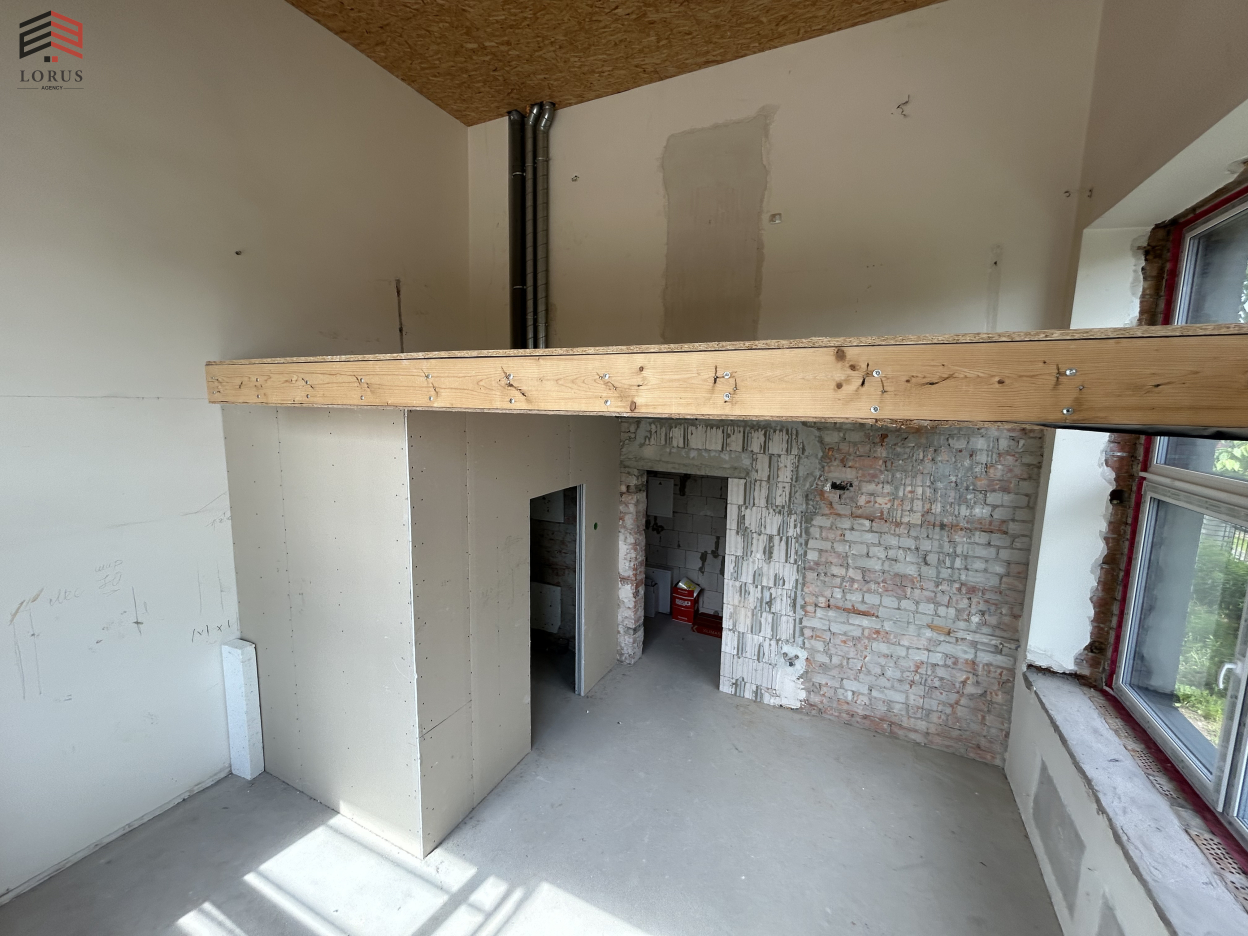 Image 12 of 21