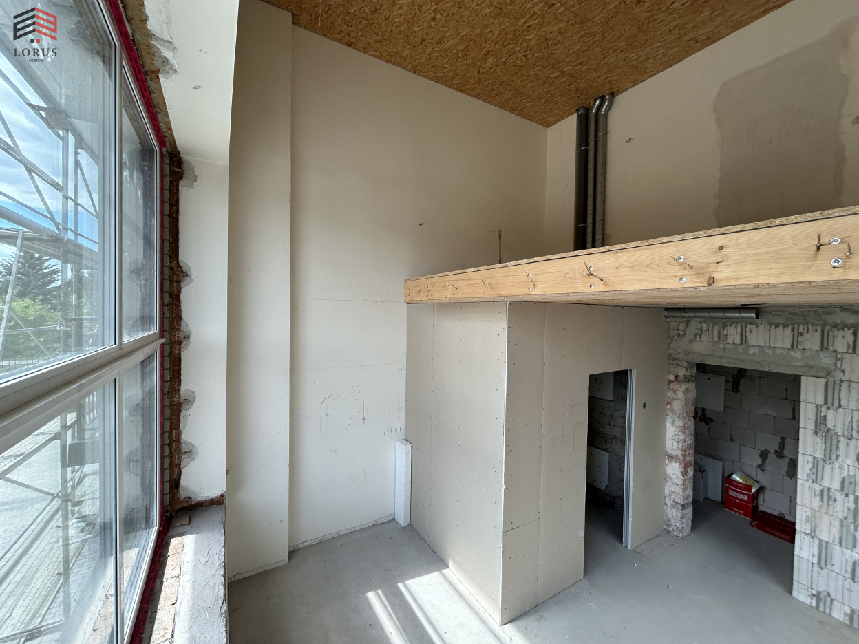 Image 11 of 21