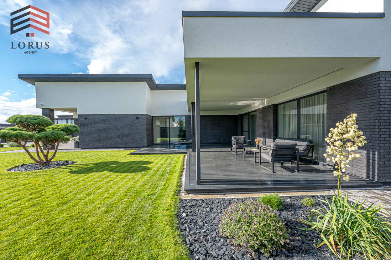Image 7 of 43