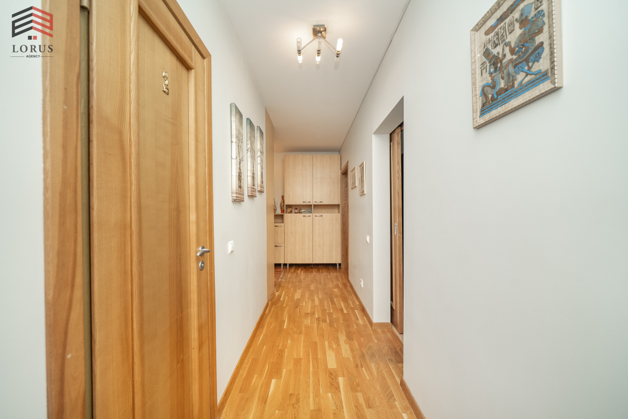 Image 17 of 28